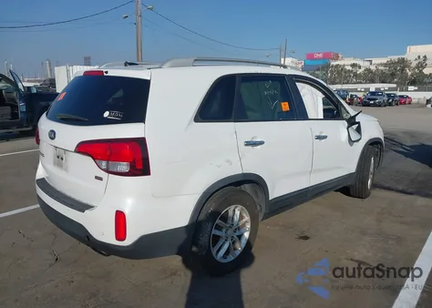2015 Kia Sorento Lx z USA, uszkodzony, nr VIN 5XYKT4A69FG611495